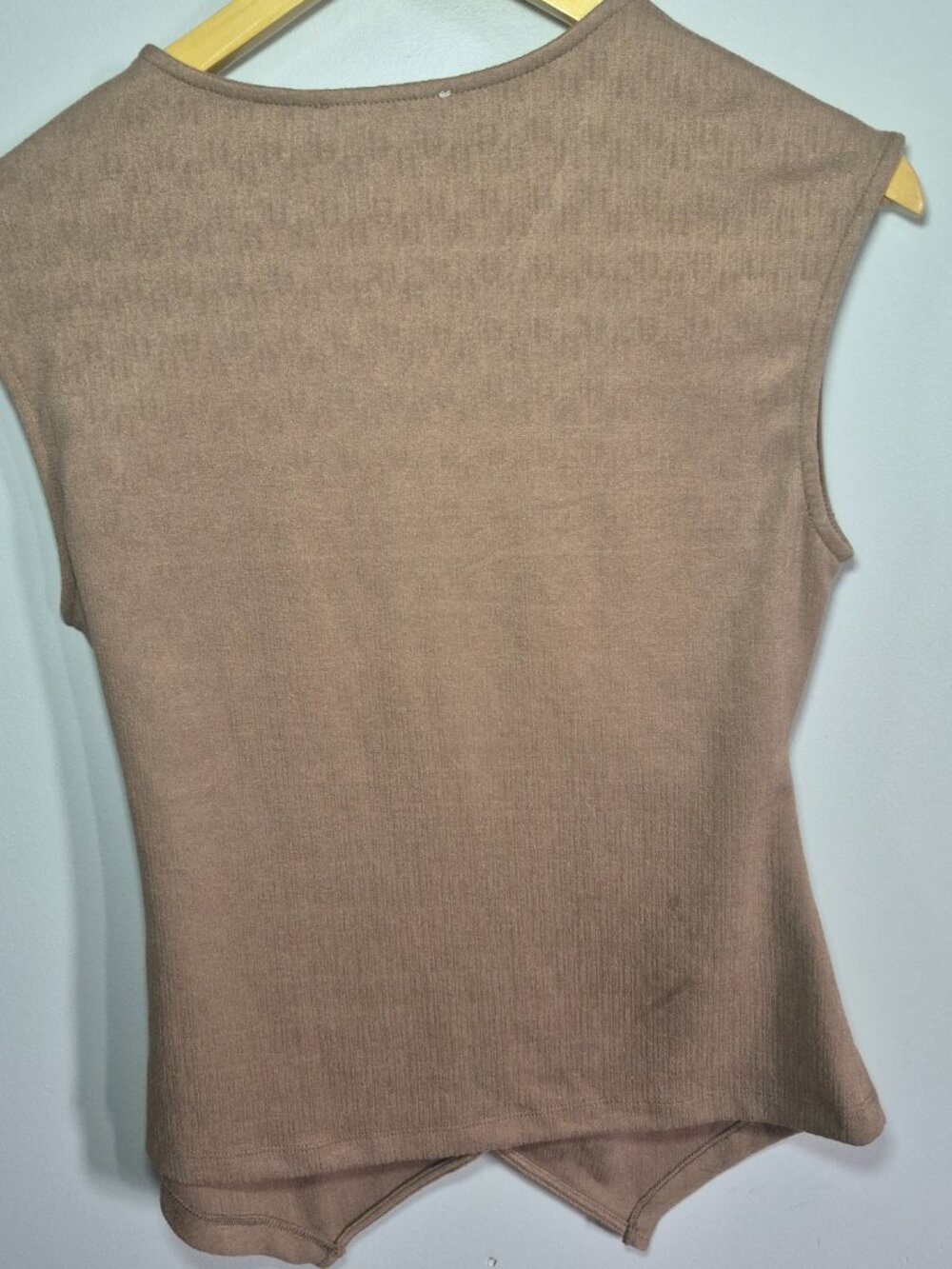 Emelia Taupe Wrap Sleeveless Top Women's Medium Ruched V-Neck Blouse NWT - Picture 3 of 3